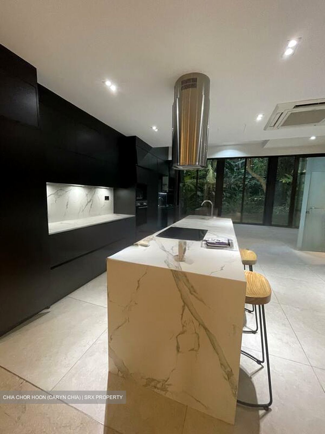 La Suisse (D11), Terrace #474433791